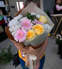 Букет цветов из:  Герберы, Розы и Хризантемы #REPLACE_PRED# Сахарово